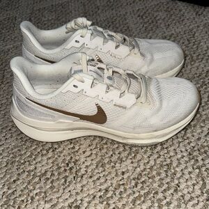 Nike Structure 25 White and Gold Sneakers